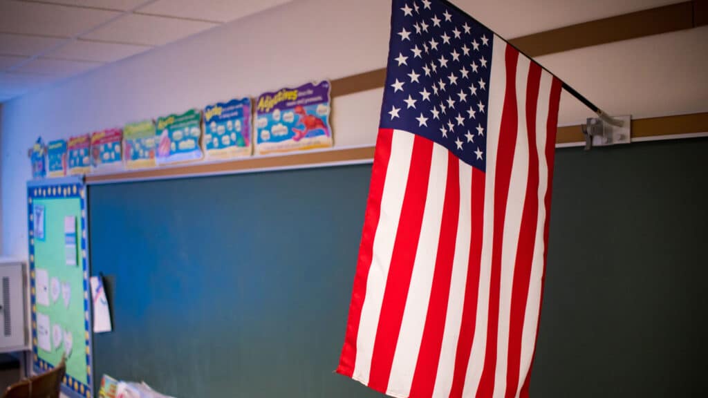 flag in school pledge of allegiance