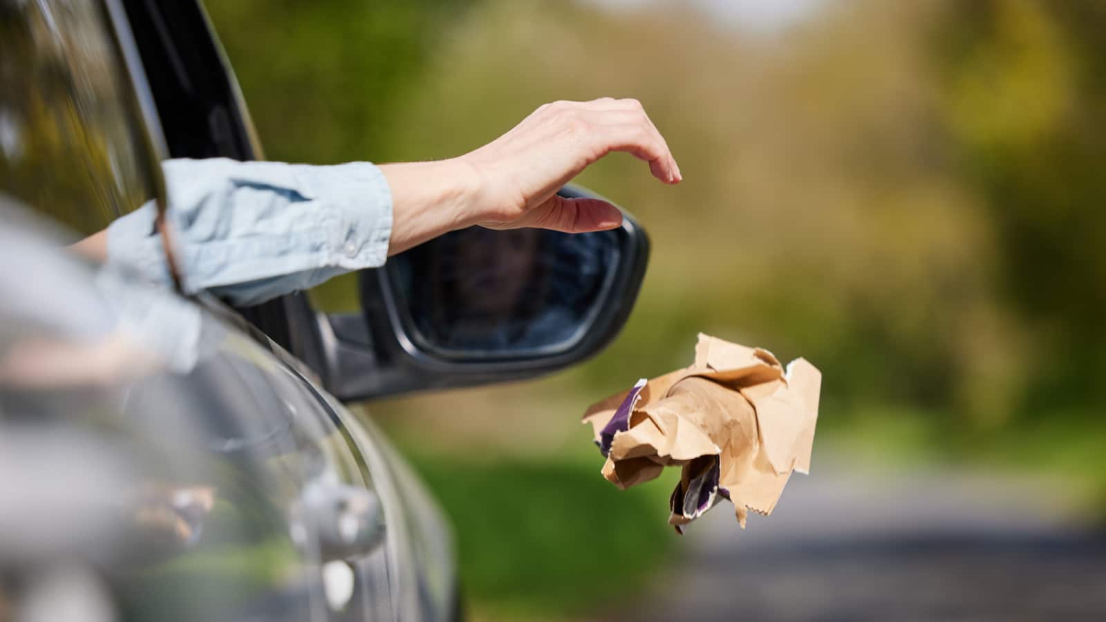 littering out car window